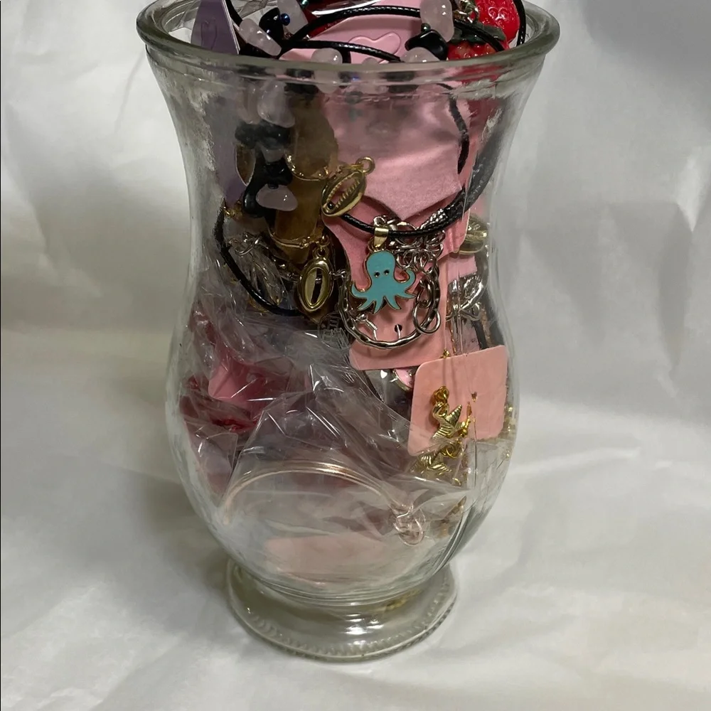 Assorted NWT Jewelry in Glass Vase - Picture 11 of 14